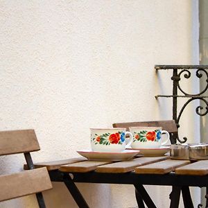 Best Neighbour Apartment