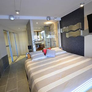Studio Naturiste CAPTIVE Héliopolis FG 13