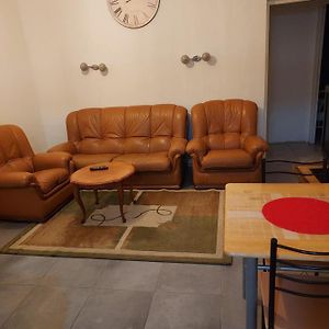 Appartement à 2 Chambres à Coucher