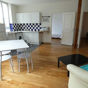 Appartement à 2 Chambres à Coucher