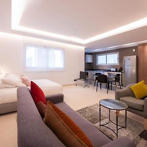 Luxury One Bedroom Apartment - Best Location
