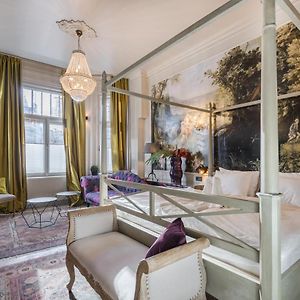 Bpr Violet Noir Apartment With A/C