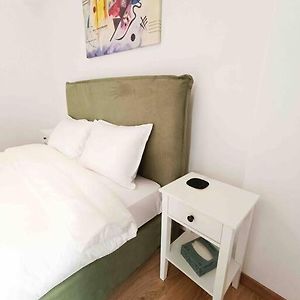 Appartement à 2 Chambres à Coucher
