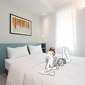 Pure & Chic 2Beds/2Baths In Centre!