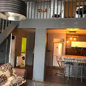 Appartement à 2 Chambres à Coucher