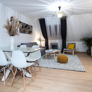 Appartement à 2 Chambres à Coucher