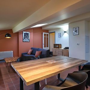 Appartement à 2 Chambres à Coucher