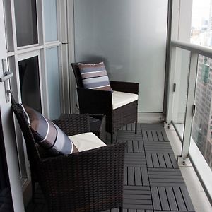Downtown High-Rise Condo- Cn Tower View