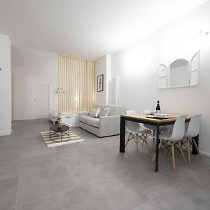 Getthekey Lenzi Suites