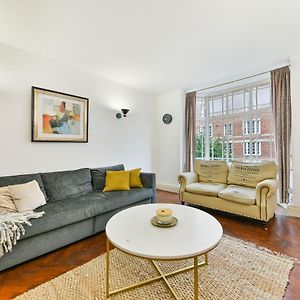 Appartement à 2 Chambres à Coucher