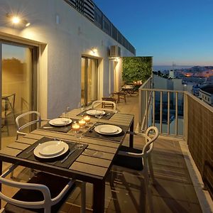 Rooftop Oldtown Residence