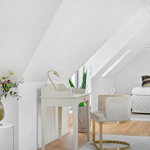 Sanders Regent - Adorable One-Bedroom Apartment Near Central Square