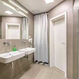 Appartement à 3 Chambres à Coucher