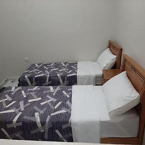 Ground Floor 2 Bedroom Apartment - City Centre Location - Optic Fibre Wifi