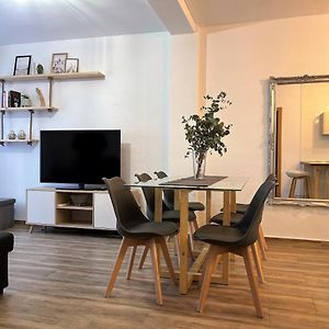 Appartement à 3 Chambres à Coucher