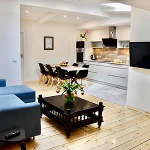 Appartement à 3 Chambres à Coucher