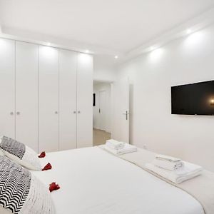 Trocadero/ Eiffel Tower - 3 Bedrooms- All New!
