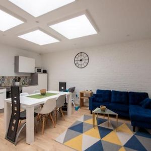 Appartement à 3 Chambres à Coucher