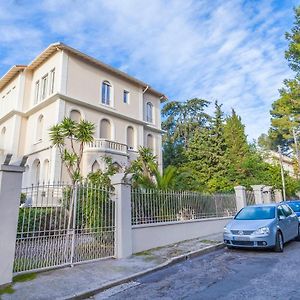 Close Croisette-Modern-A/C-Congress-Beaches