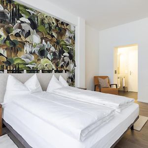 Large Ground Floor King Studio