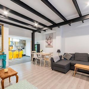 Appartement à 2 Chambres à Coucher