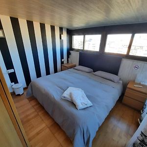 Habitacion Atico Muy Luminosa Con Bano Y Terraza
