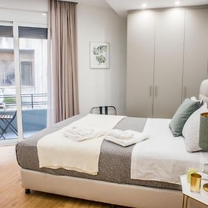 A24 Pristine & Sunny Suite Near Plaka & Parthenon