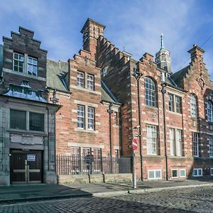 Beautiful 1-Bed Apartment Near Castle