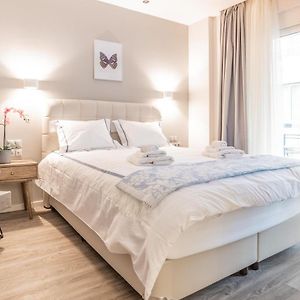 A13 Pristine & Sunny 30M2 Flat Near Syntagma Sq