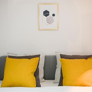 Cosy Apartment In Perfect Location