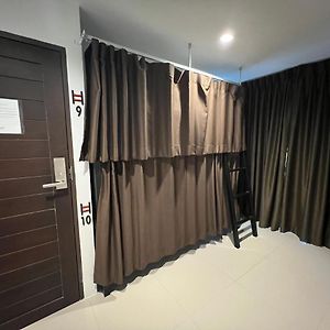 Dormitory Room Mixed