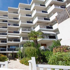 Appartement 70 m2 face à la mer, dernier étage, au bord des plages