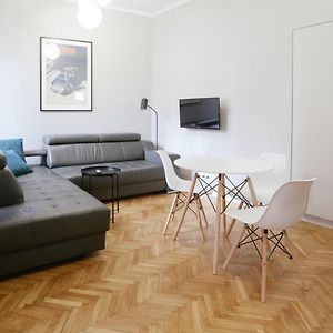Warsaw Concierge Flat6 Hoza