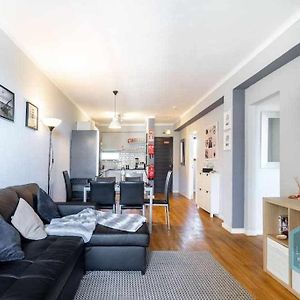 Appartement à 2 Chambres à Coucher