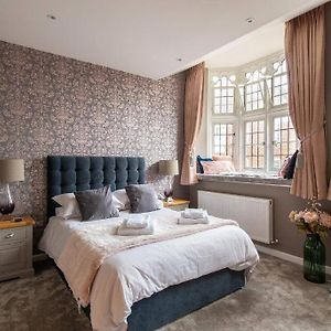 The Most Central Apartment In Canterbury Stunning Interiors, Fully Equipped, City Views And Free Wifi!