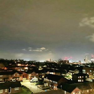 1-Bedroom Aprt In Salford- Freeparking- Sleeps3