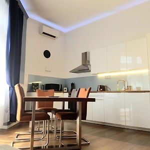Luxurious Apartment With Balconies In Downtown Bp
