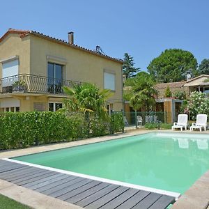 Villa à 3 Chambres à Coucher