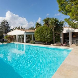 Villa à 3 Chambres à Coucher