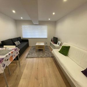 Studio Lit King-Size