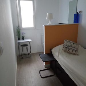 Alquilo Habitacion Individual Con Aseo Privado Solo Chicas, Only Girls