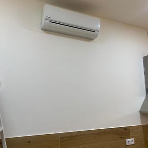 Studio Lit King-Size