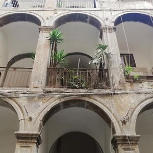 Appartement à 3 Chambres à Coucher