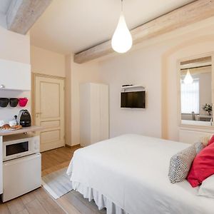 Guoda Apartments