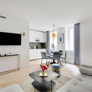 Appartement à 2 Chambres à Coucher