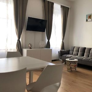 Central Apartment Near Subway Station 2