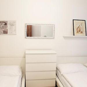 Modern Apartment Ve Smeckach 28