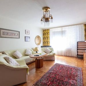 Appartement à 2 Chambres à Coucher