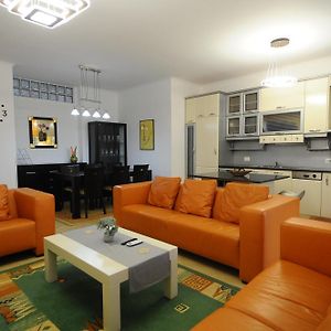 Appartement à 3 Chambres à Coucher