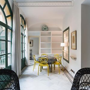 Appartement à 3 Chambres à Coucher